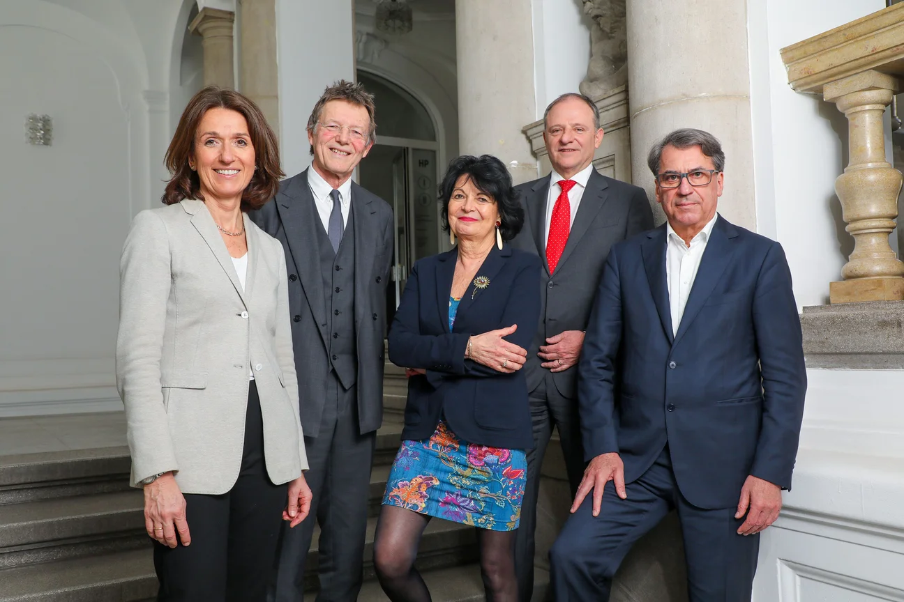 v.l.n.r. Univ.-Prof. Barbara Sporn, Univ.-Prof. iR. DDr. Dr. h.c. Günther Löschnigg, em. Univ.-Prof. Christiane Spiel, Dipl.-Ing. Georg Feith, Universitätsratsvorsitzender Dipl.-Ing. Stefan Pierer (Foto Freisinger)